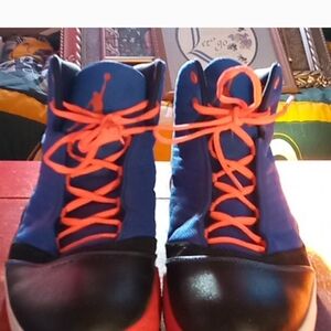 Jordan B'MO Knicks shoes